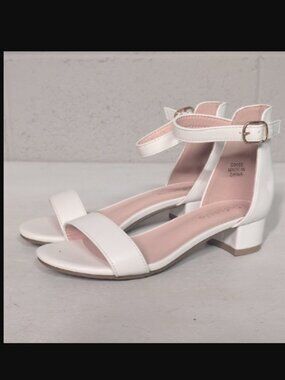 Classic White Ankle Strap Block Heel Sandals, Little Girl's Size 1, Communion